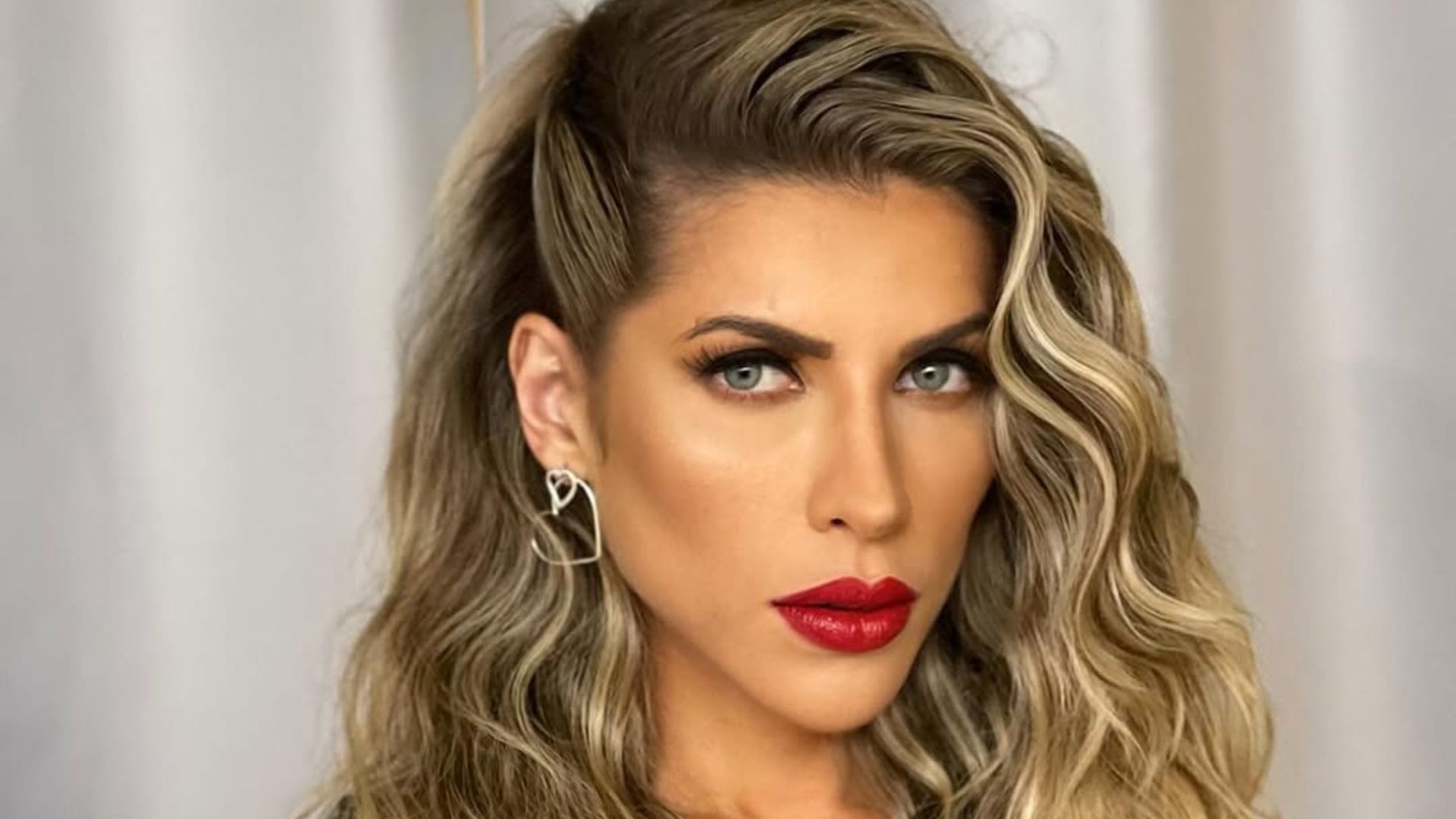 Ana Paula Minerato é afastada da Gaviões da Fiel e demitida da Band após falas racistas