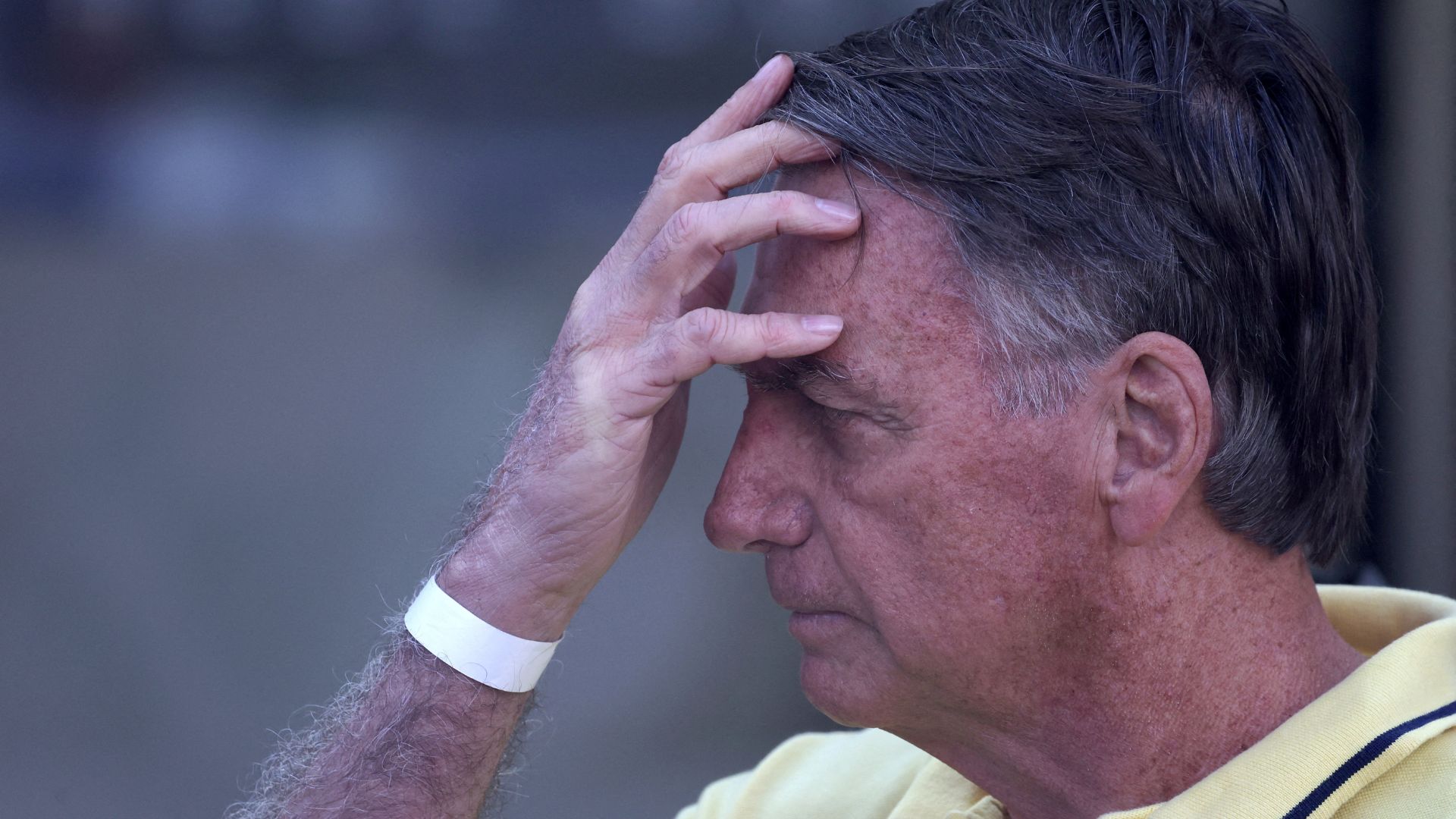 PGR pede monitoramento da PF em tempo integral na casa de Bolsonaro para evitar fuga