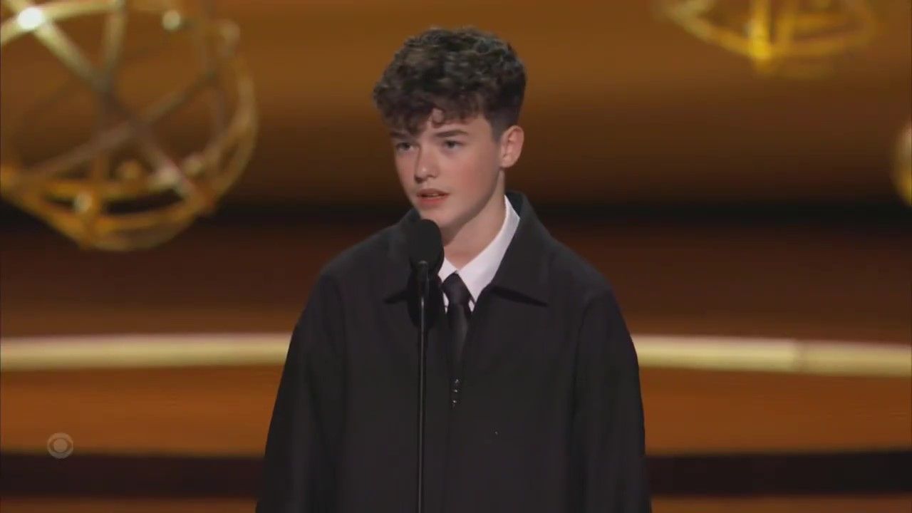 Owen Cooper, Jamie de “Adolescência”, se torna o ator mais jovem a ganhar um Emmy