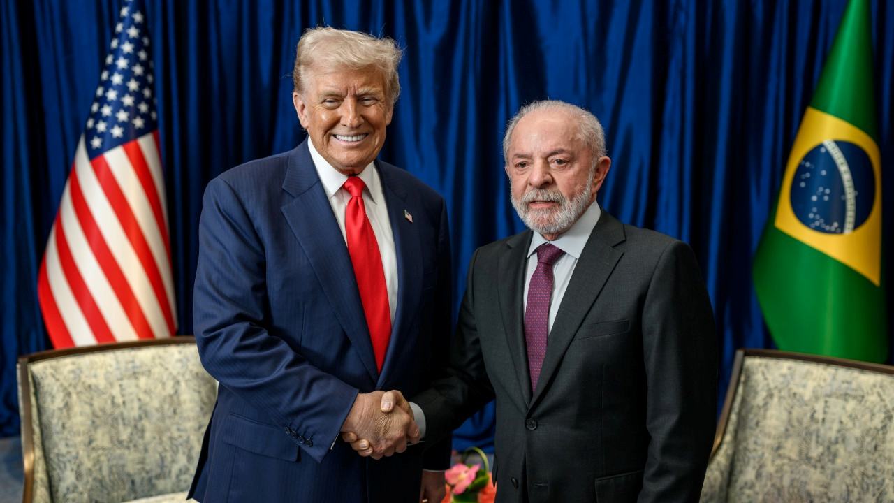 'Grande honra estar com presidente do Brasil', publica Trump após encontro