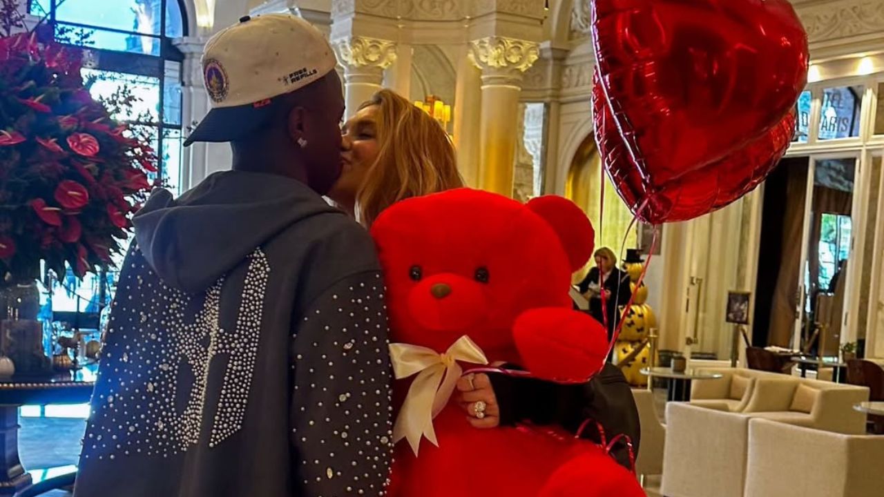 Virginia e Vini Jr. desfilam juntos após assumirem namoro em viagem à Espanha