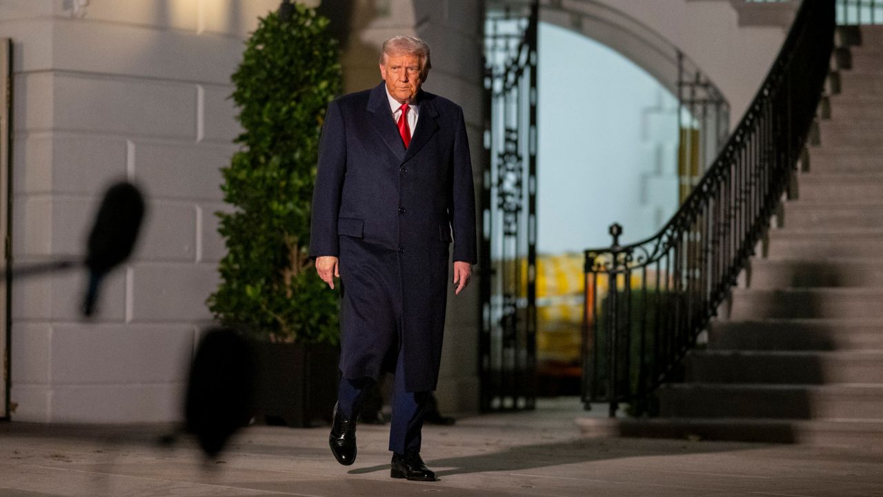 Senado dos EUA aprova medida que considera ilegais tarifas de Trump contra o Brasil