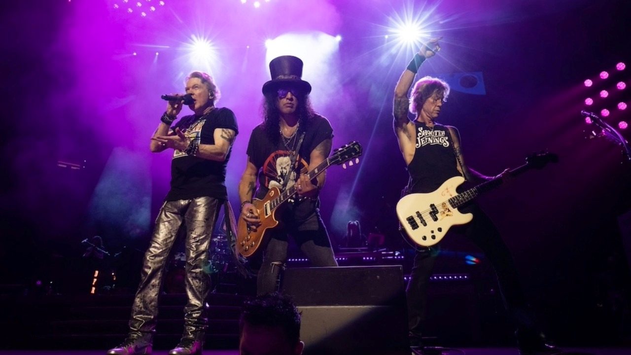 Metade dos ingressos vendidos para show do Guns N’ Roses são de fora do Ceará, afirma Elmano