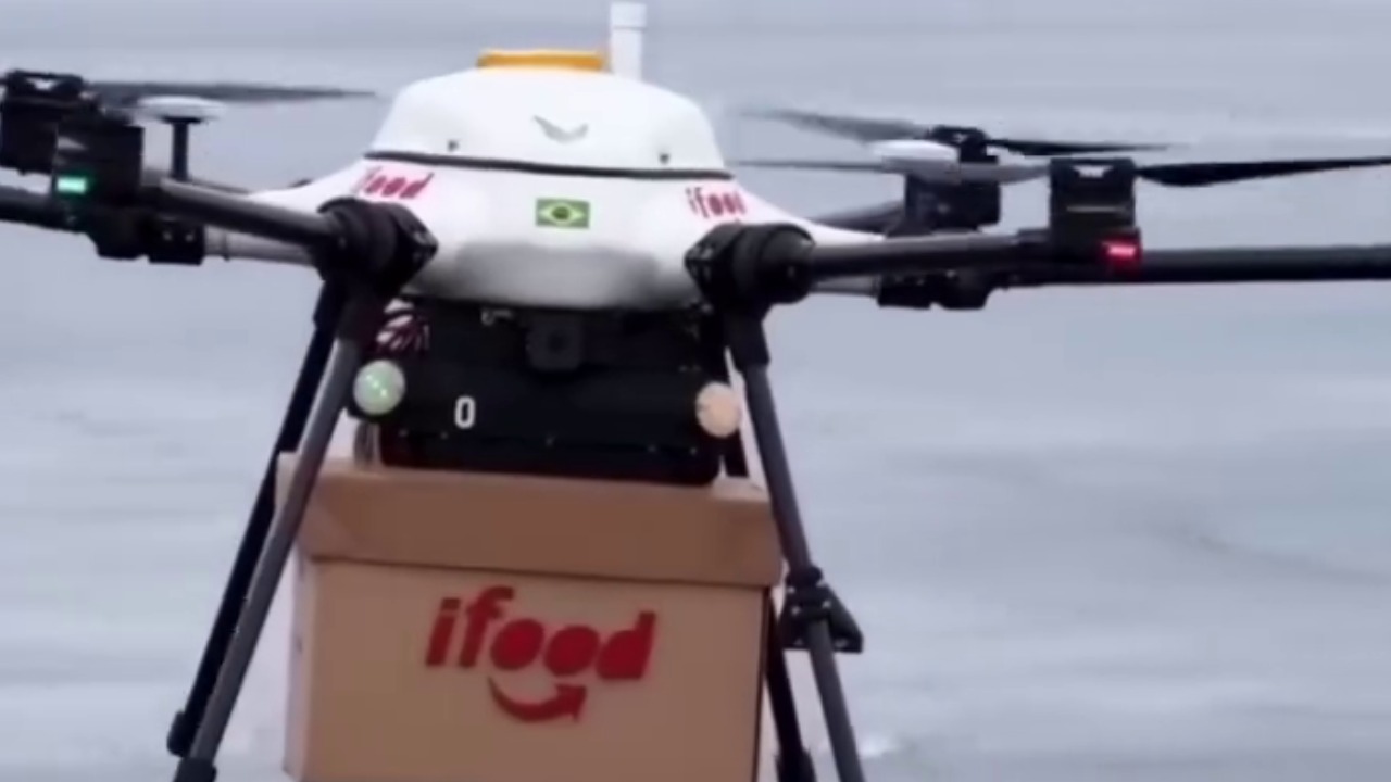 Entregas por drone começam a operar em Sergipe após parceria entre Ifood e Speedbird Aero