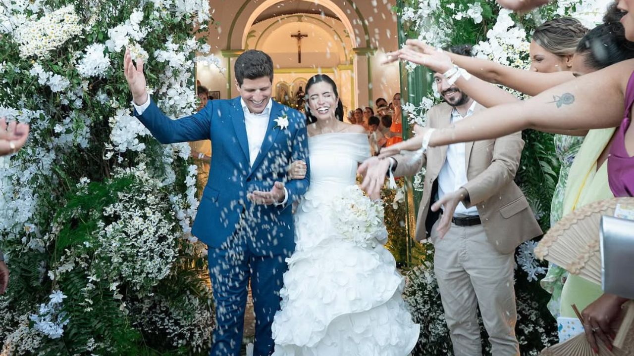 João Campos e Tabata Amaral se casam em Pernambuco