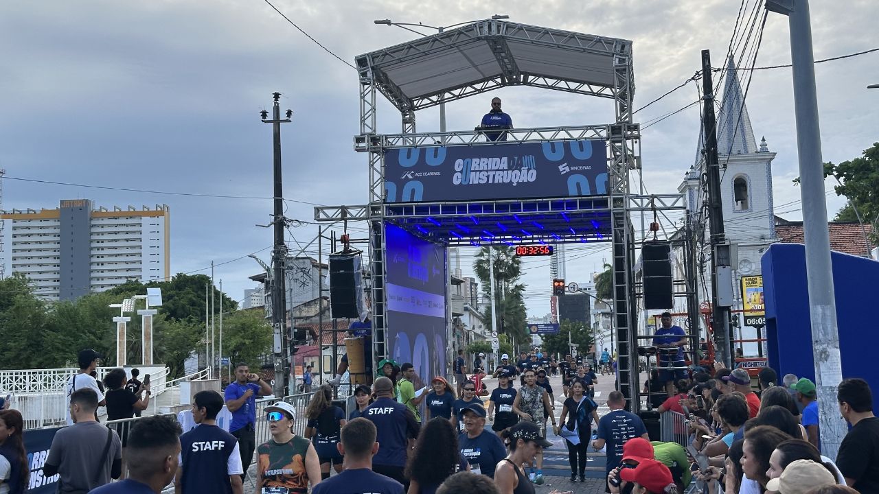 Corrida da Construção reúne 3 mil pessoas em Fortaleza e celebra os 300 anos da capital
