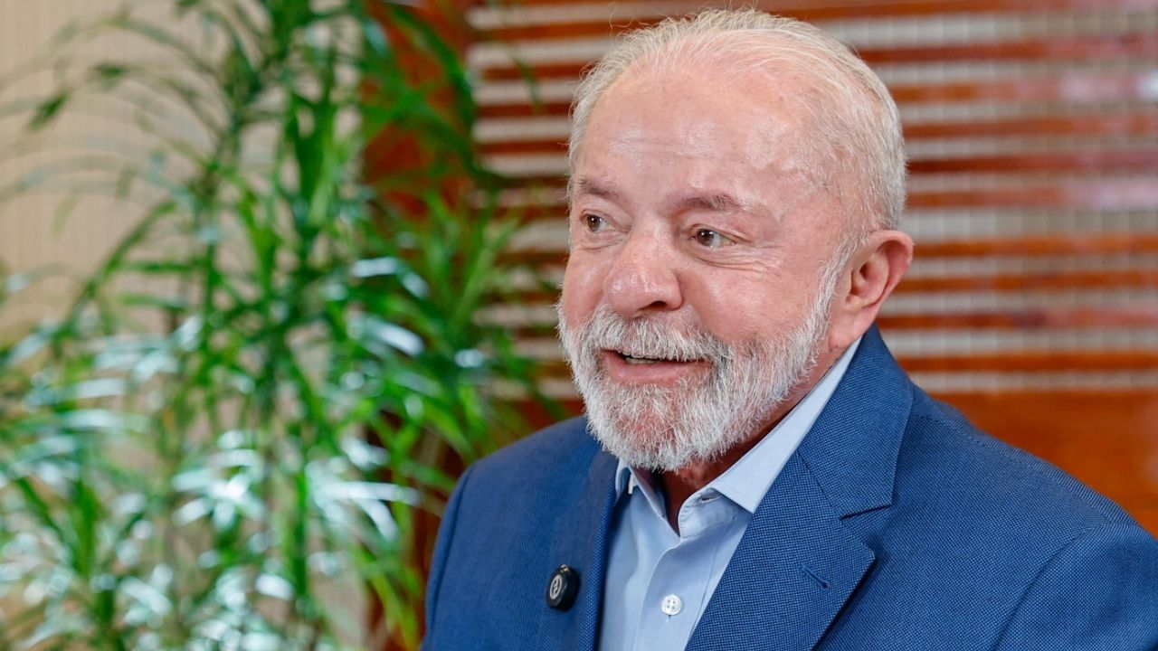 ‘Senador com mandato de 8 anos pensa que é Deus’, diz Lula em entrevista