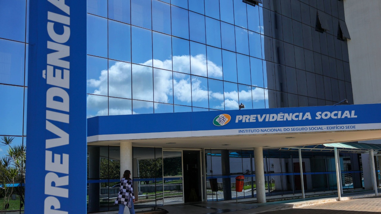 Aposentados e pensionistas do INSS em Alagoas terão o 13º salário antecipado para os meses de abril e maio