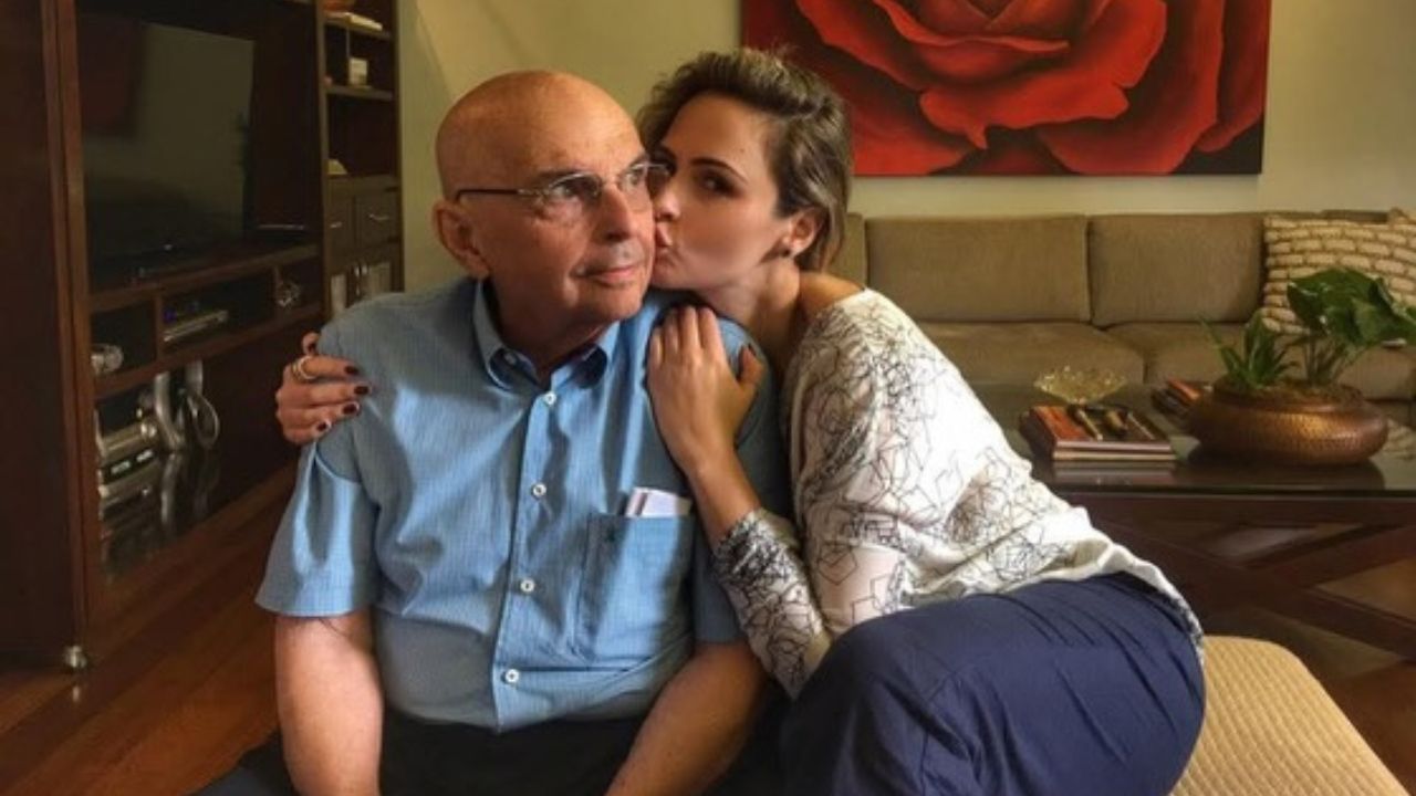 Pai de Ana Paula Renault pediu para que não comunicasse a filha em caso de sua morte, segundo equipe