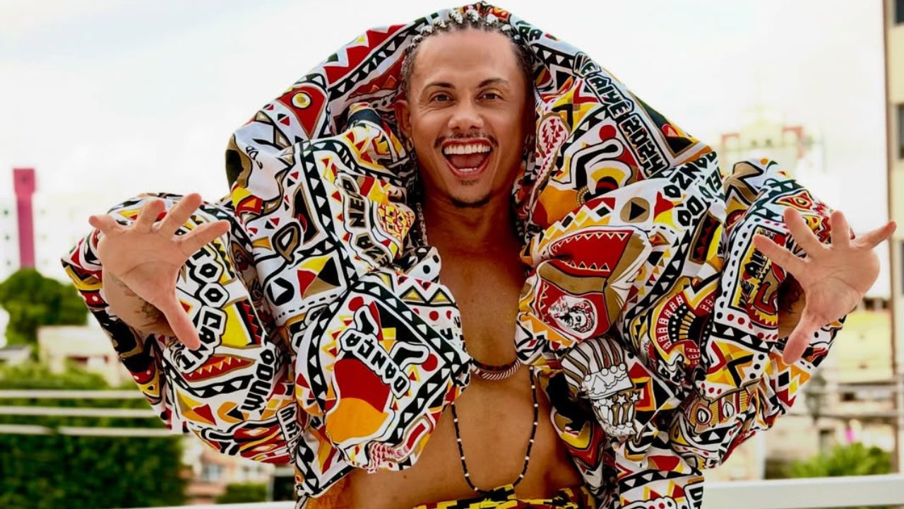 Silvero Pereira interpretará Belchior em show no Theatro José de Alencar no próximo domingo (12)