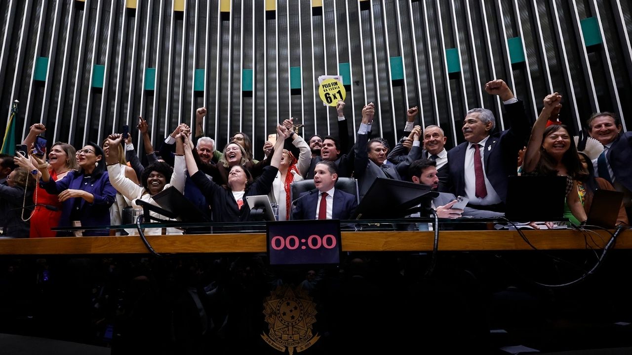 Câmara aprova, em dois turnos, PEC pelo fim da escala 6x1