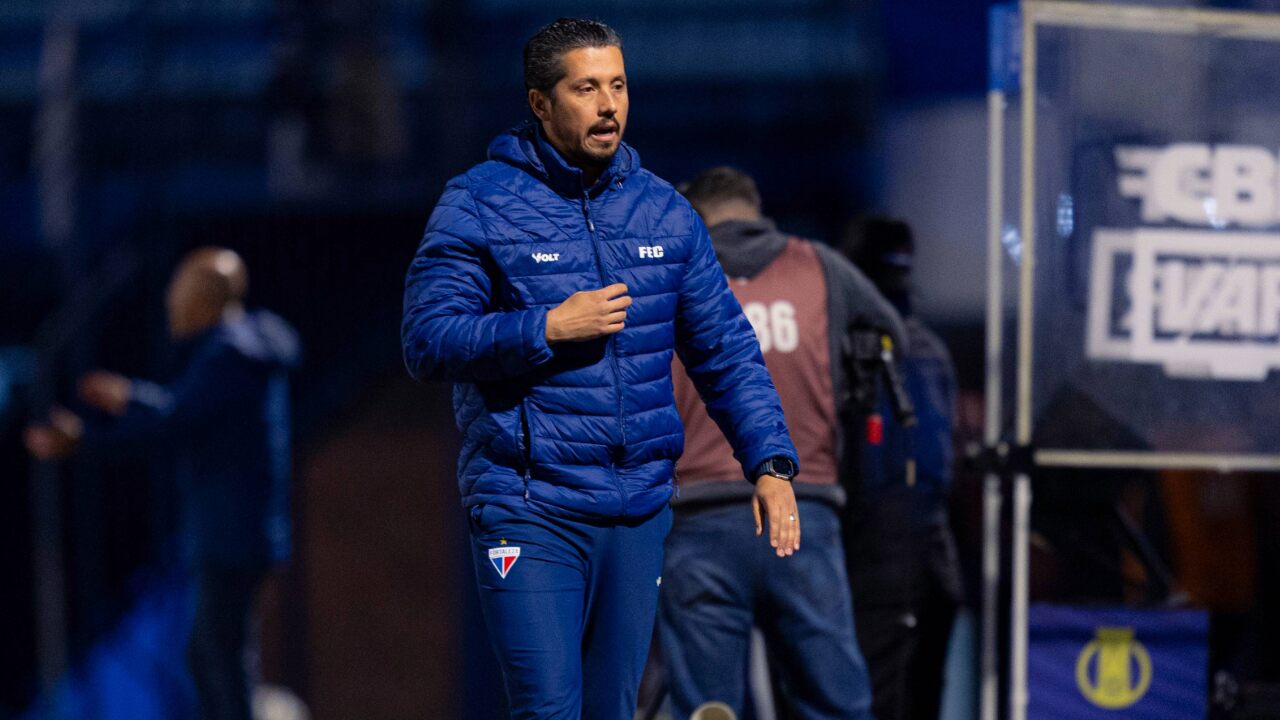 Carpini critica atuação do quarto árbitro após empate do Fortaleza