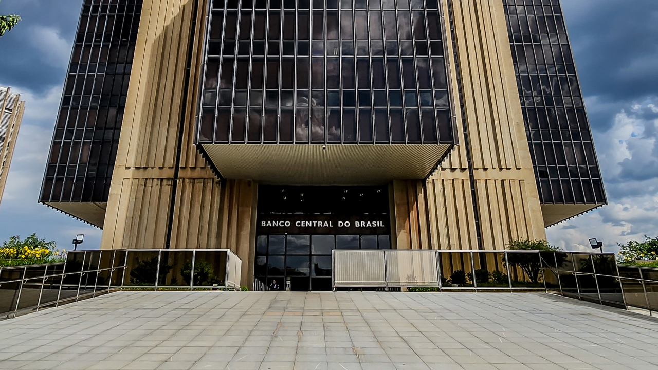 Banco Central do Brasil (BCB) publica Boletim Focus nesta segunda-feira (18)