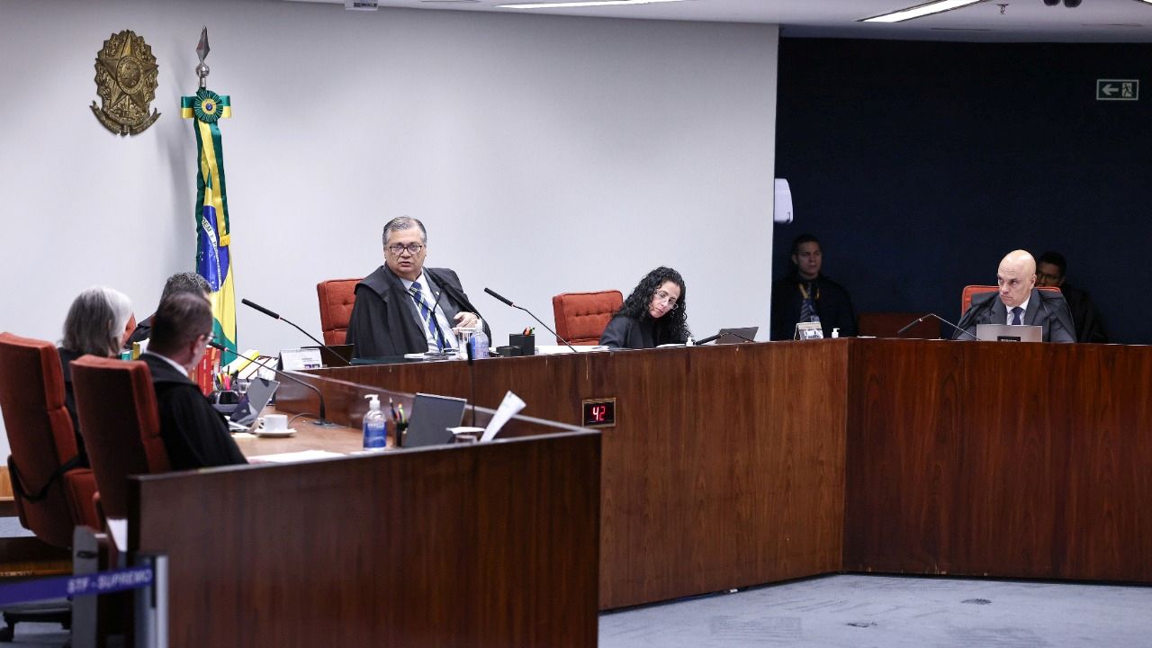 STF mantém proibição de aposentadoria compulsória para juízes e prevê perda do cargo