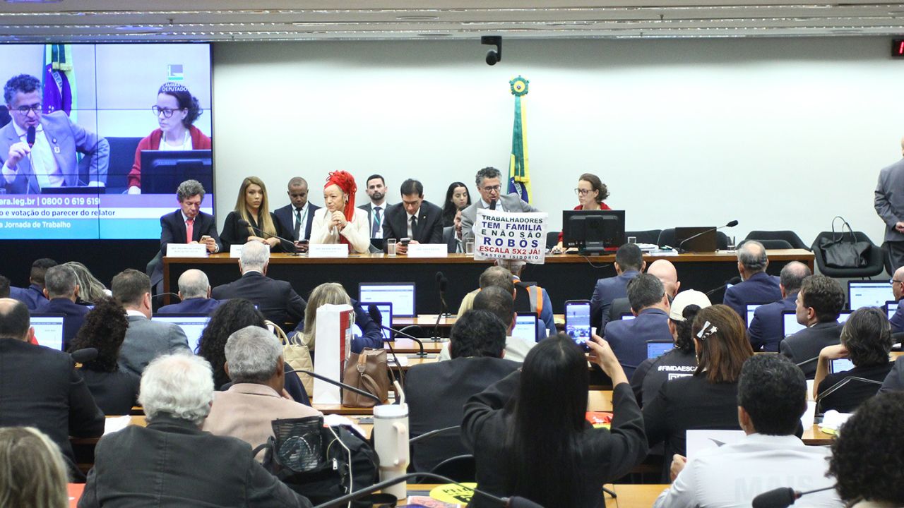 PEC do fim da escala 6x1 deve ser votada nesta quarta-feira (27) por comissão especial
