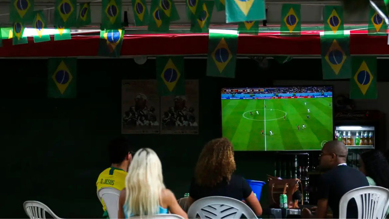 56% dos brasileiros não acreditam que Brasil vença a Copa do Mundo de 2026, diz Quaest