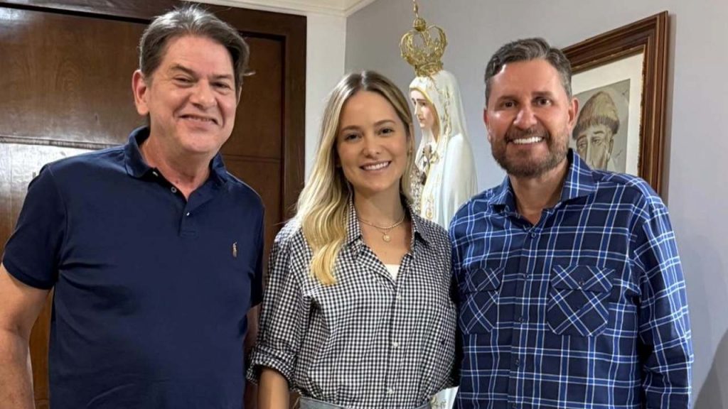 Um dos principais nomes da base do governador Elmano de Freitas (PT), o senador é considerado um articulador importante na campanha de reeleição