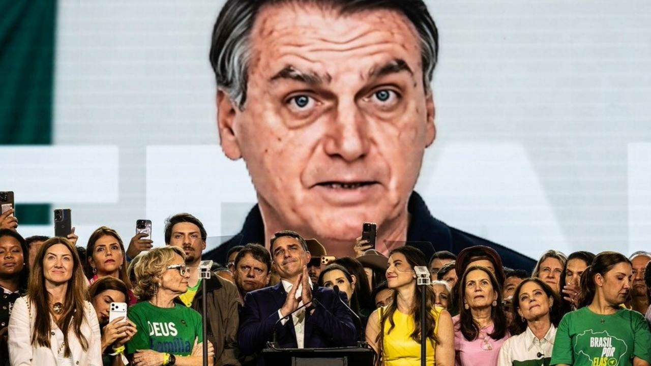 O candidato do Partido Liberal usou um vídeo com Inteligência Artificial do ex-presidente Jair Bolsonaro (PL) durante a convenção da sigla