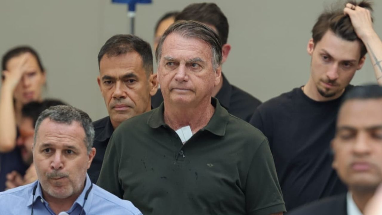 PGR defende manter Bolsonaro em prisão domiciliar, mas sem arma