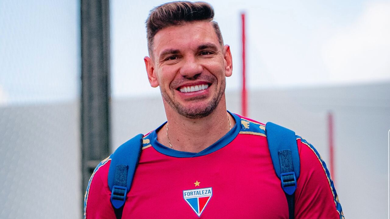 Fortaleza relaciona 24 jogadores para duelo contra o Vila Nova pela Série B