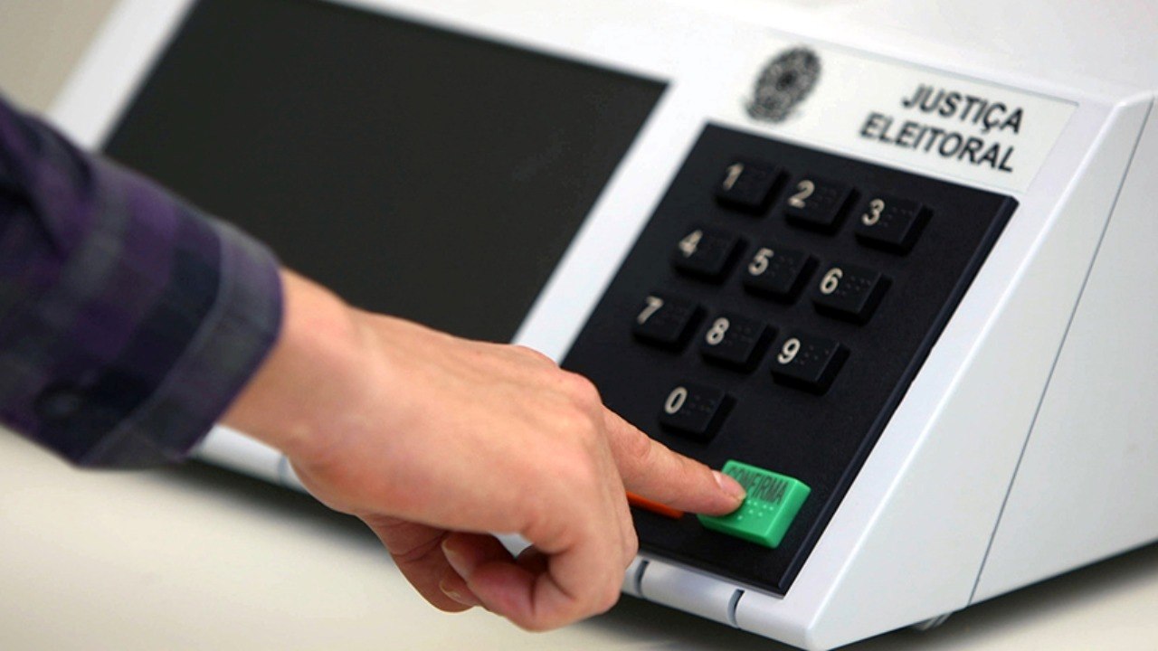 Os eleitores que precisarão votar em outro estado podem pedir o voto em trânsito até o dia 20 de agosto