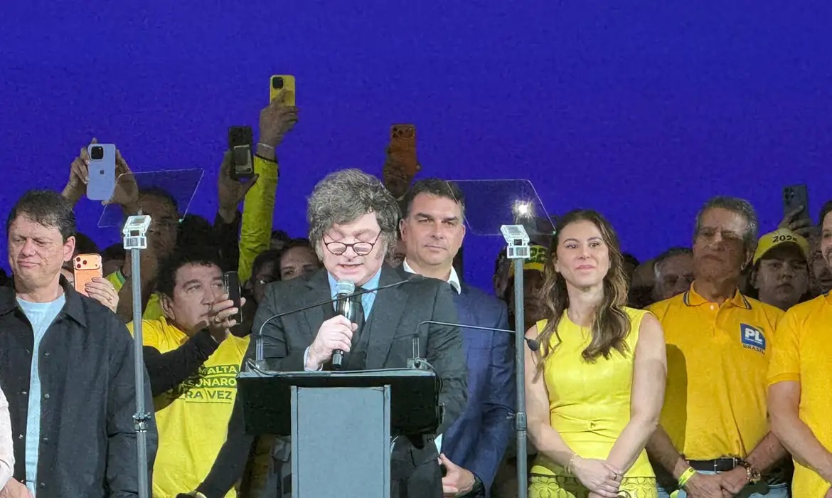 Governo Lula convoca embaixador na Argentina após ataque de Milei a Moraes