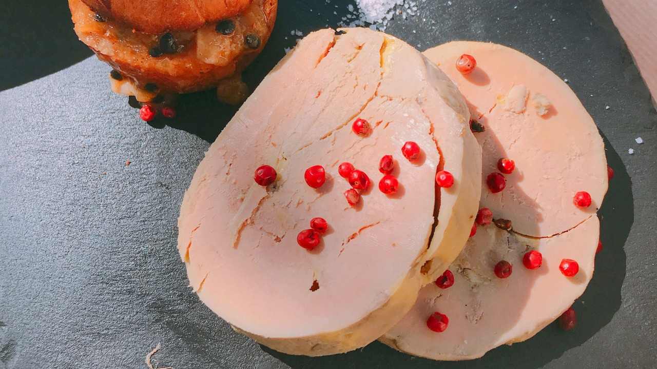 Em até 180 dias, a fabricação e o comércio de foie gras tradicional estarão proibidos no Brasil, obrigando restaurantes e importadores a retirarem a iguaria do cardápio