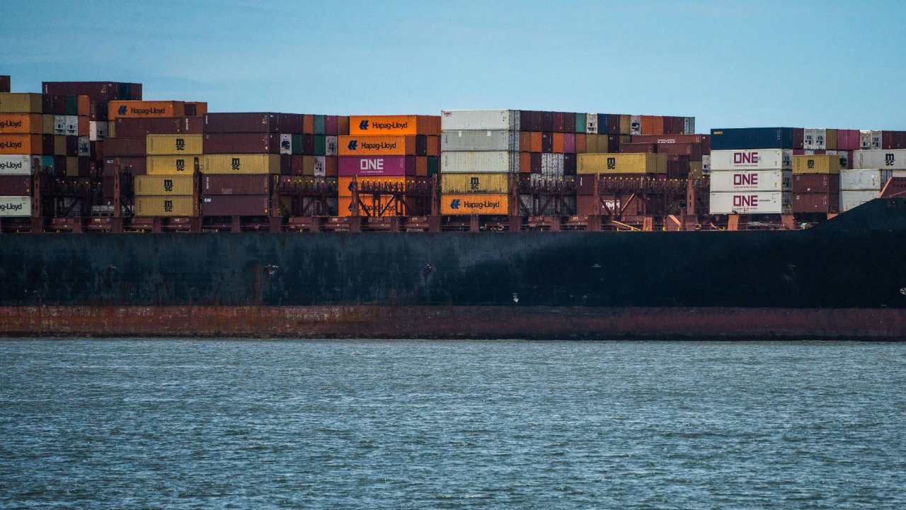 O governo decidiu mandar observadores da Embaixada do Brasil em Washington, mas as negociações seguem canal diplomático